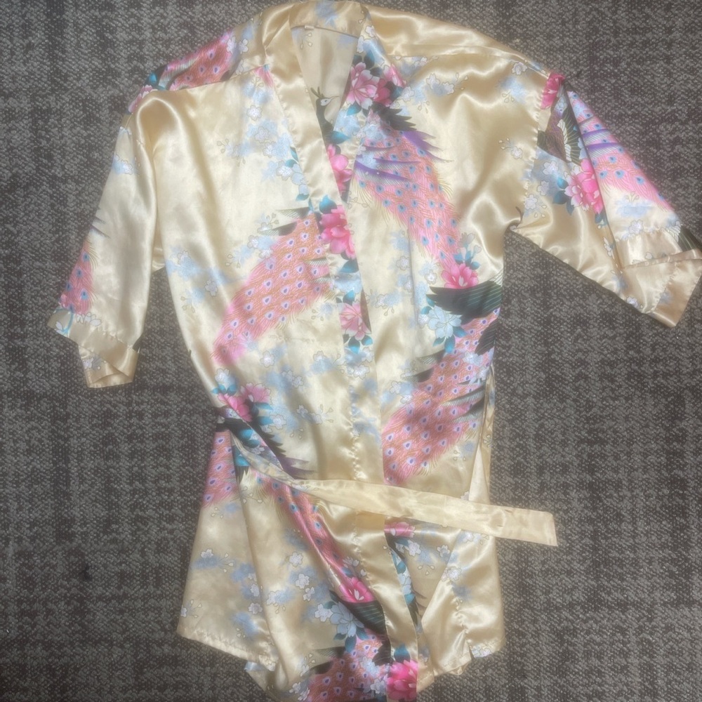 Women’s Silk Flowers and Dove Robe